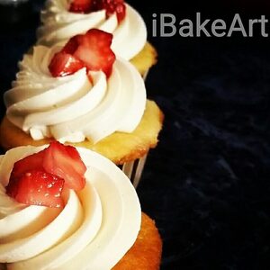 cupcakes-with-strawberry